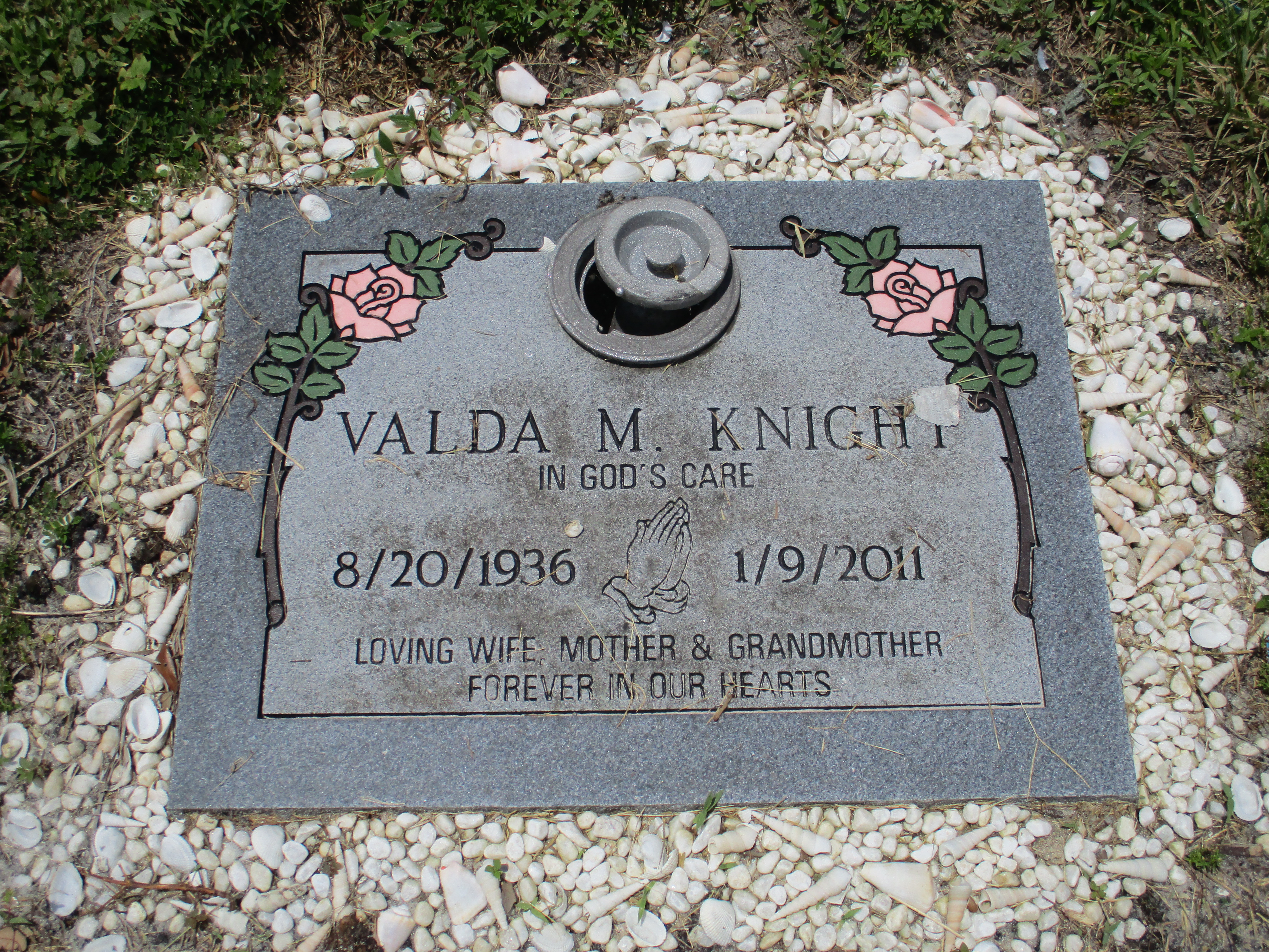 Valda M Knight