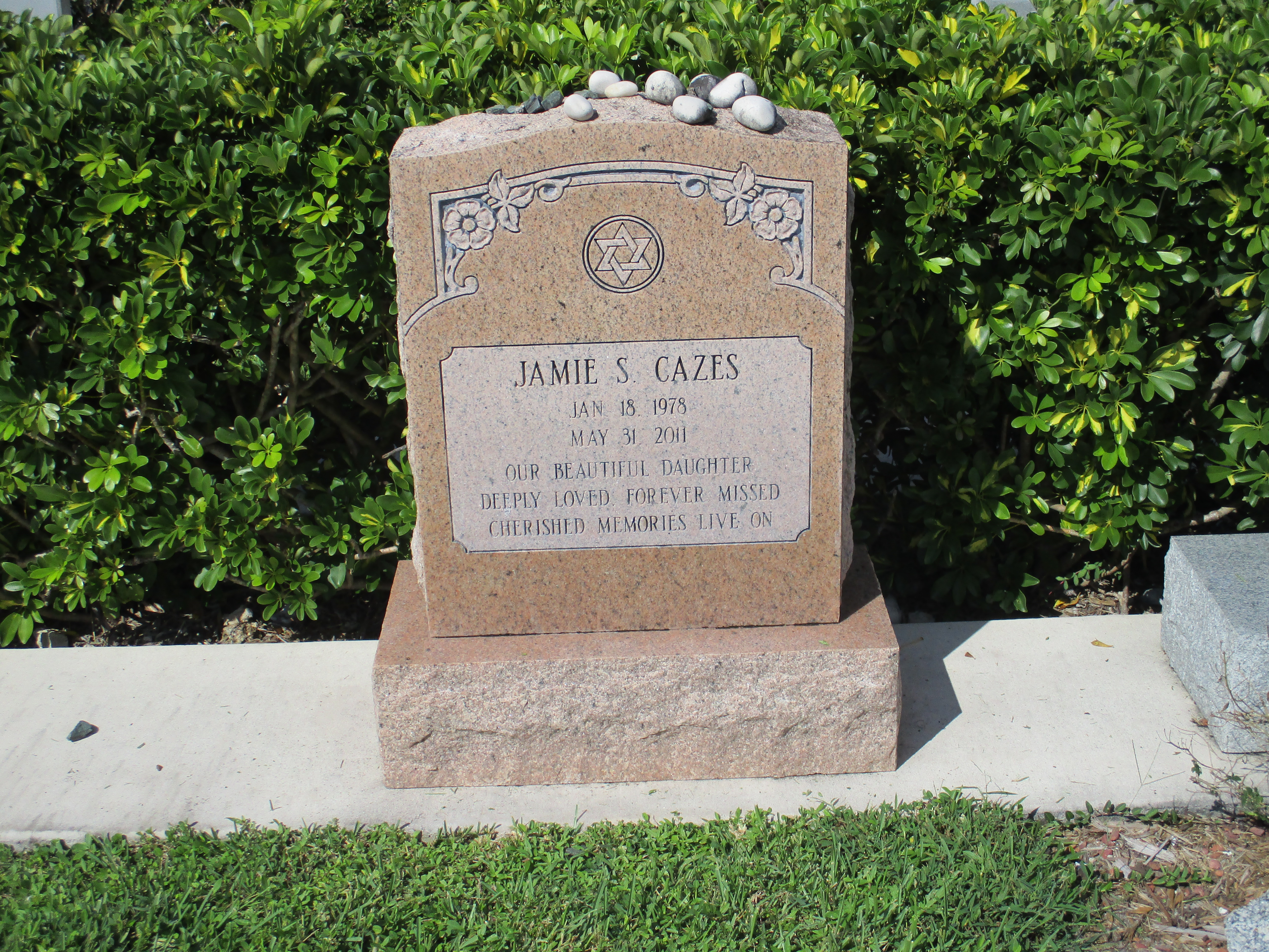 Jamie S Cazes