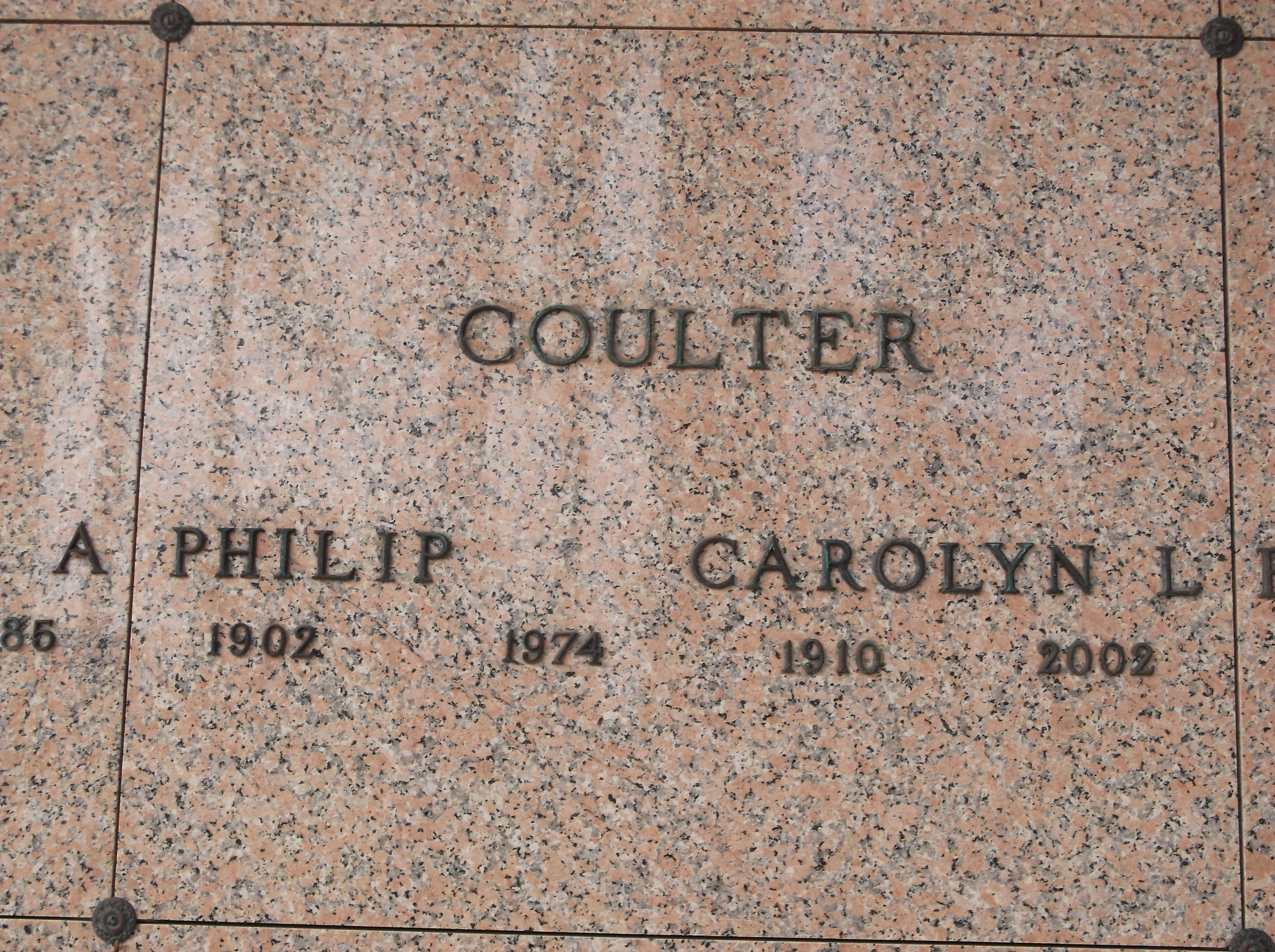 Carolyn L Coulter