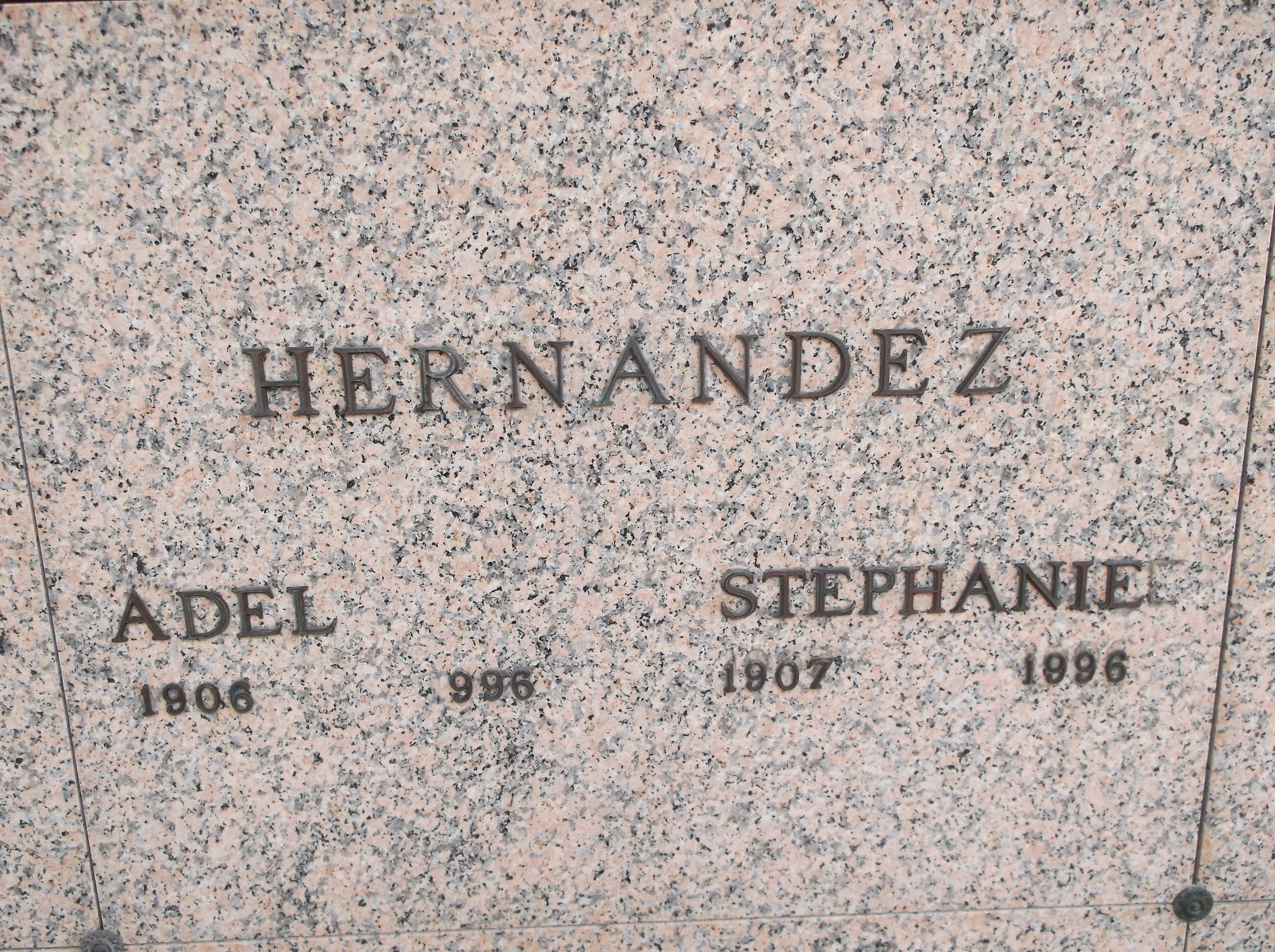 Stephanie Hernandez