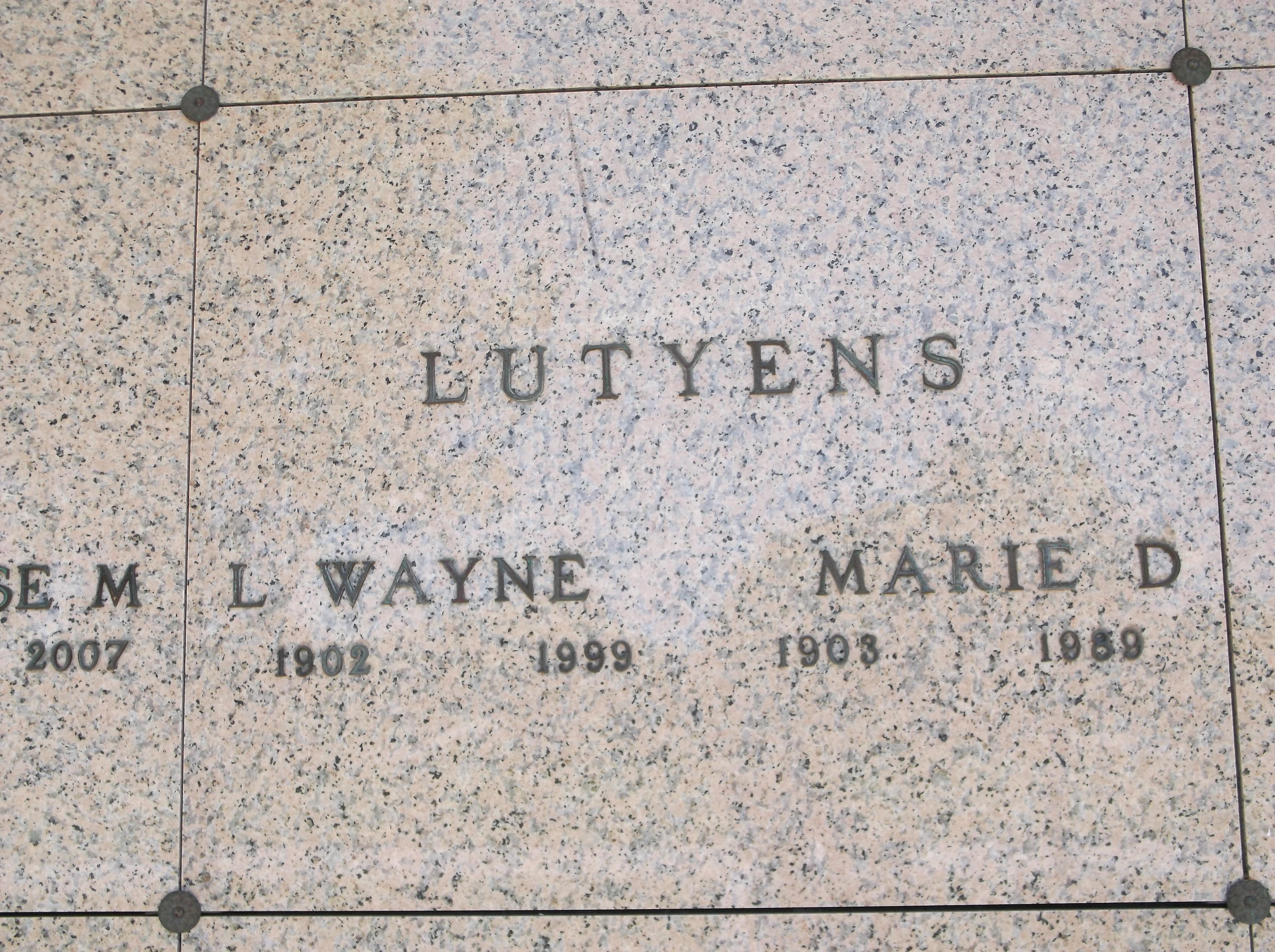 Marie D Lutyens