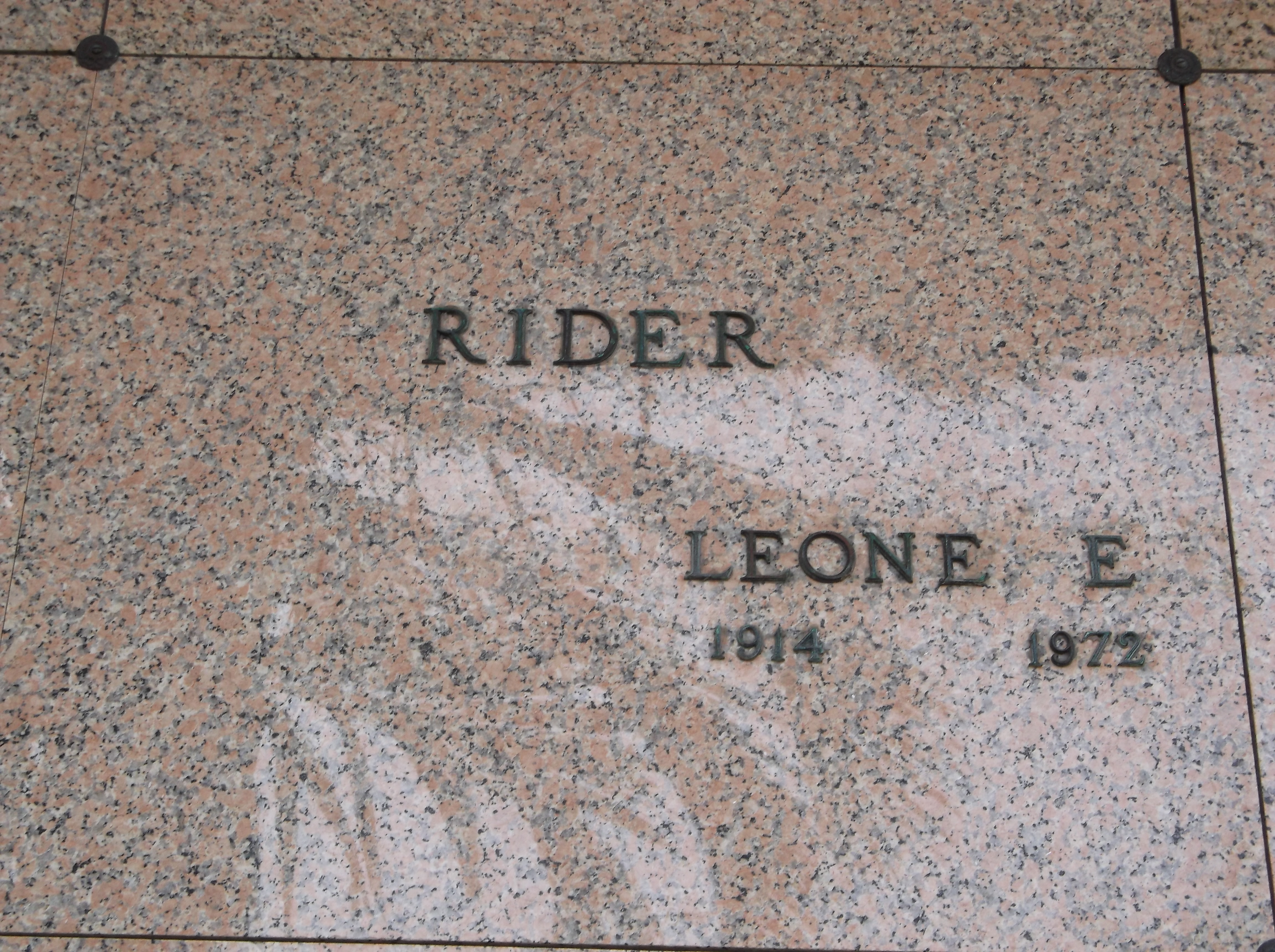 Leone E Rider