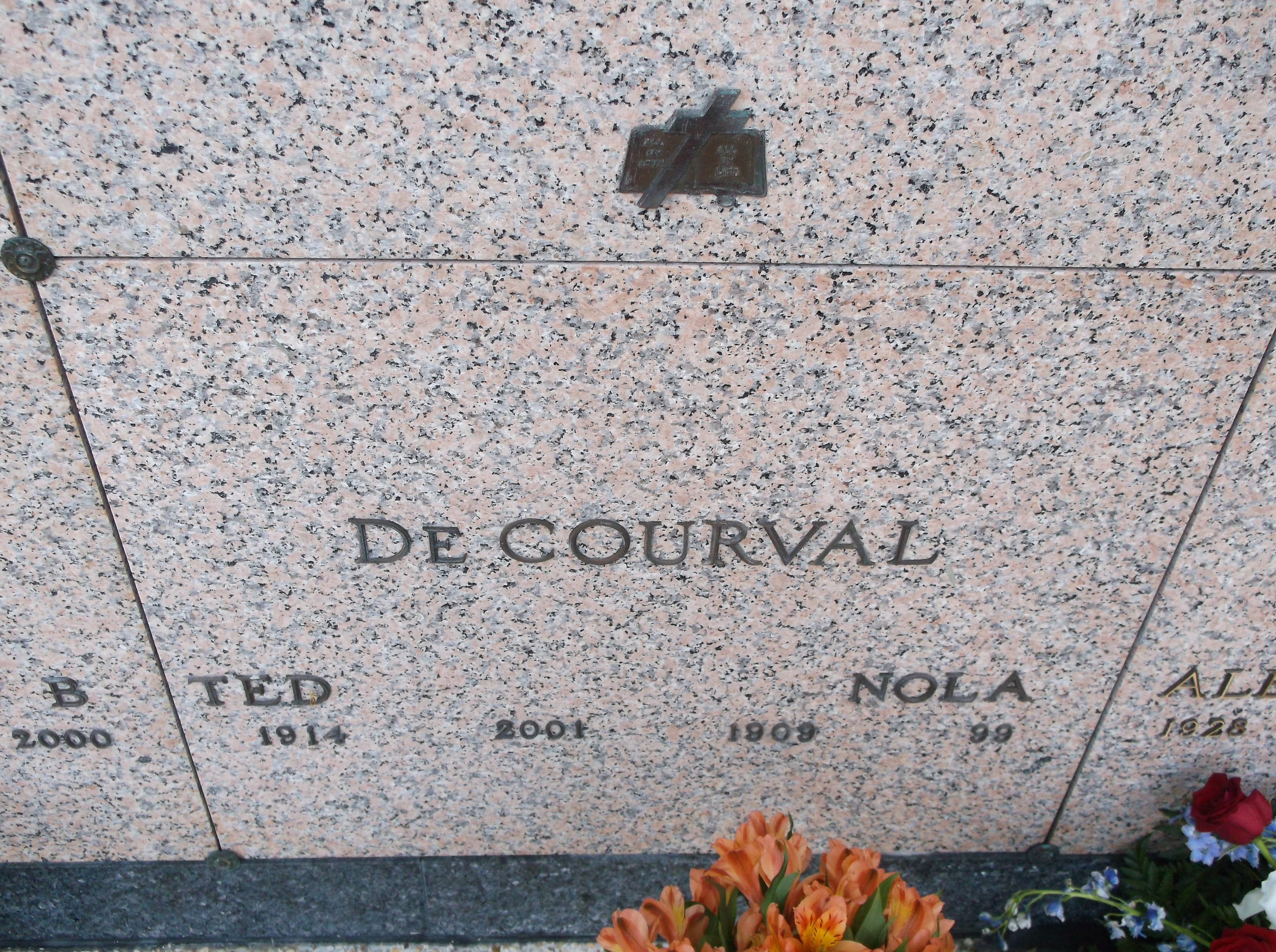 Nola De Courval
