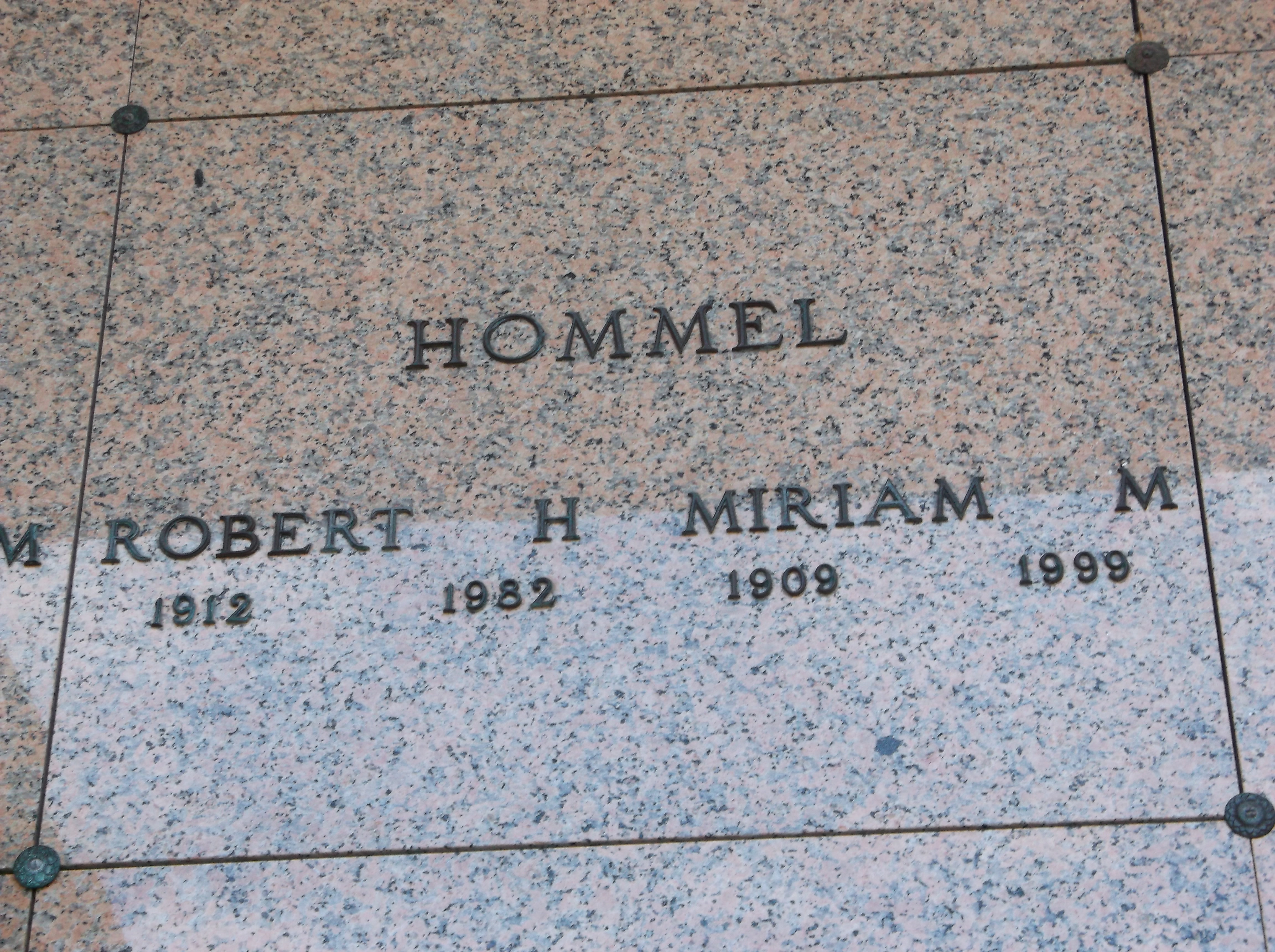 Robert H Hommel