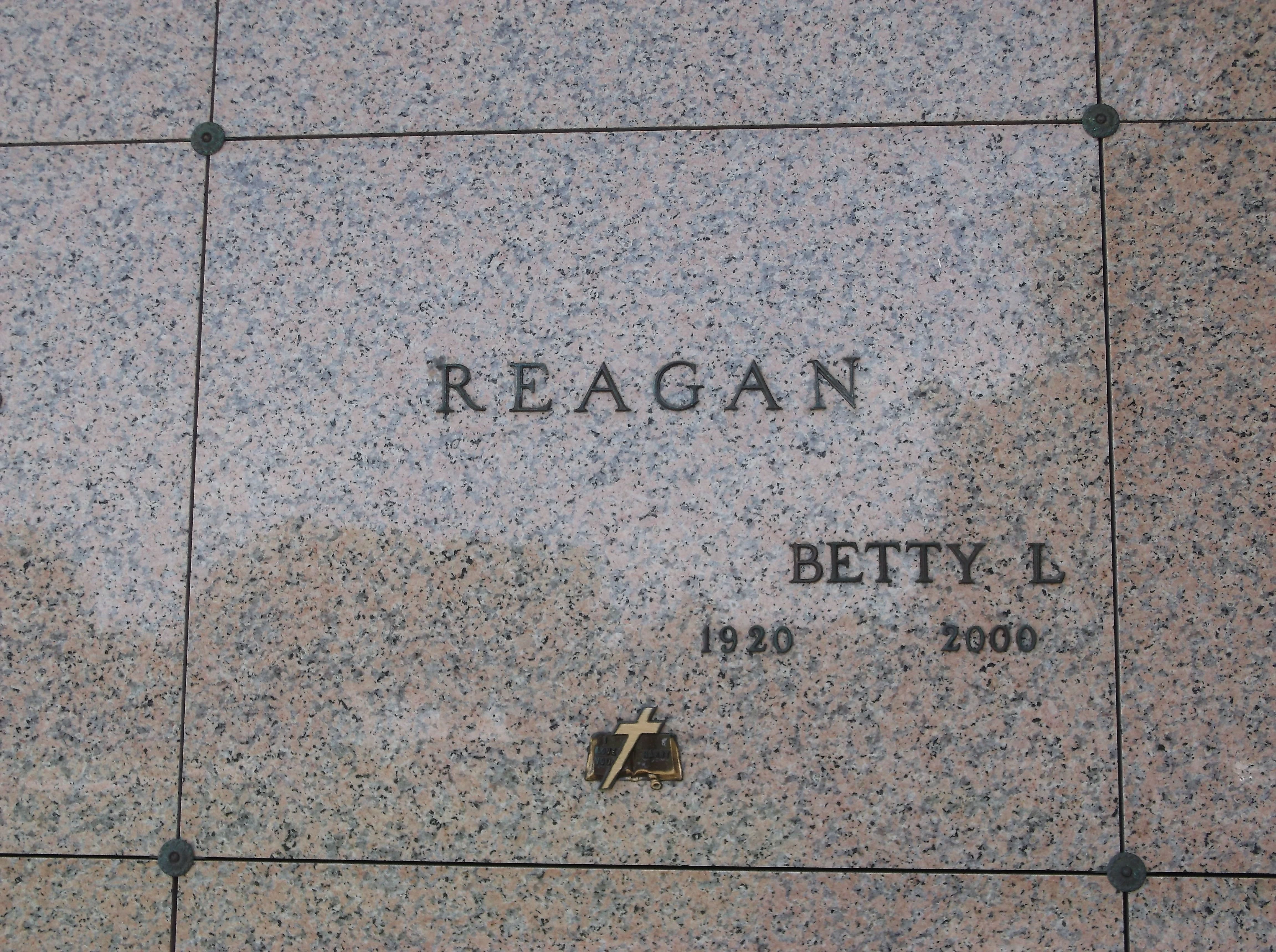 Betty L Reagan