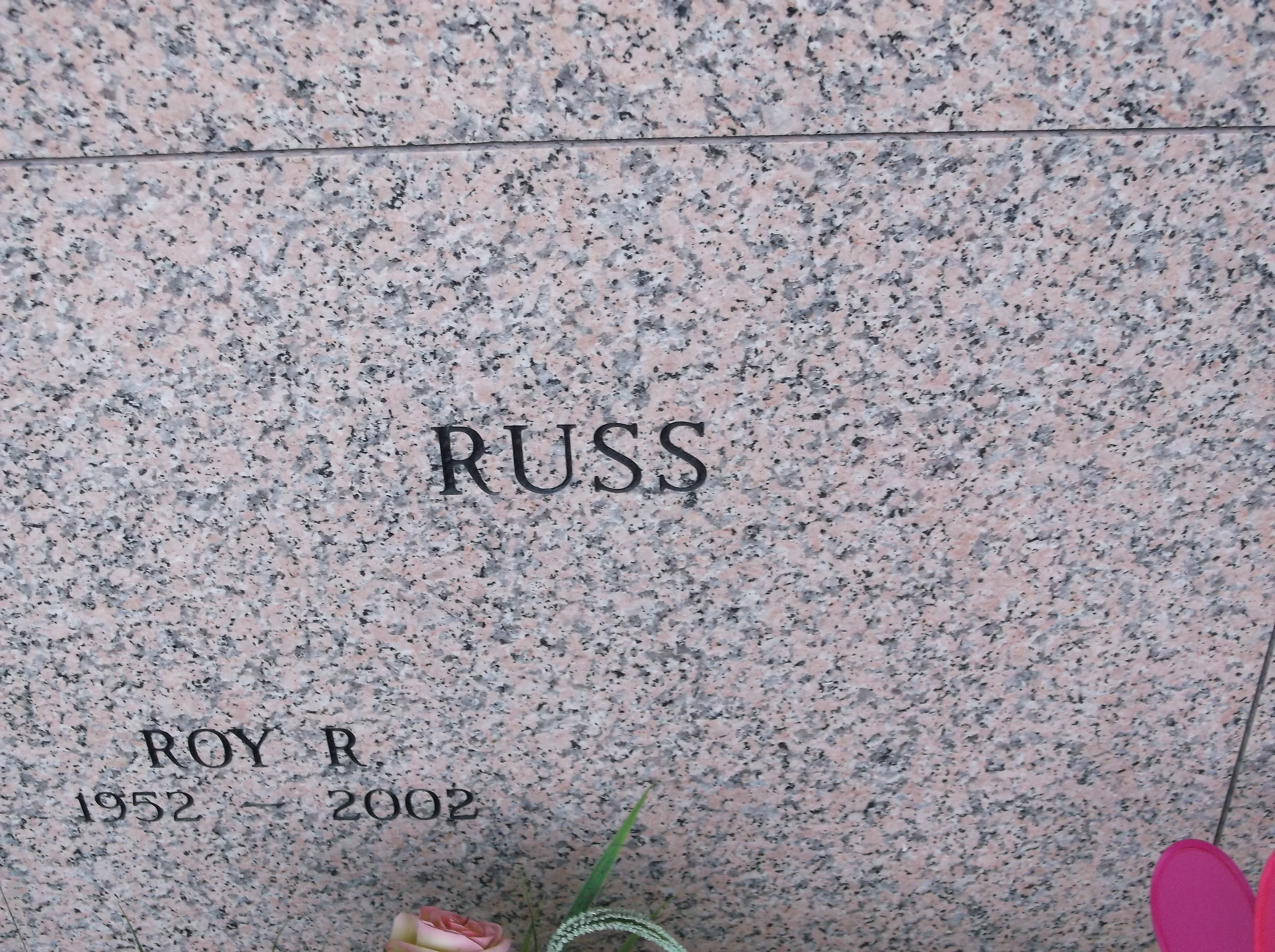 Roy R Russ