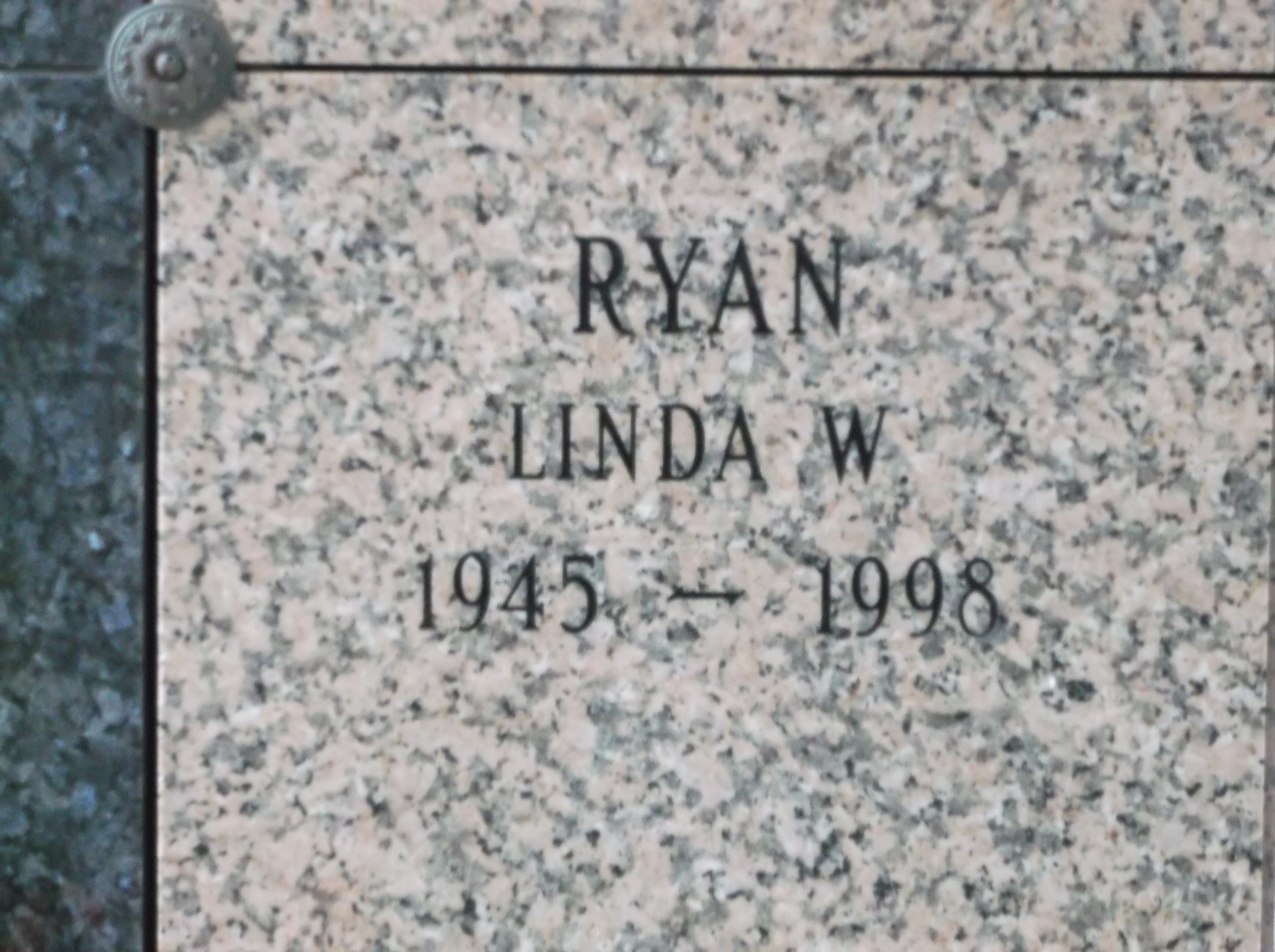 Linda W Ryan