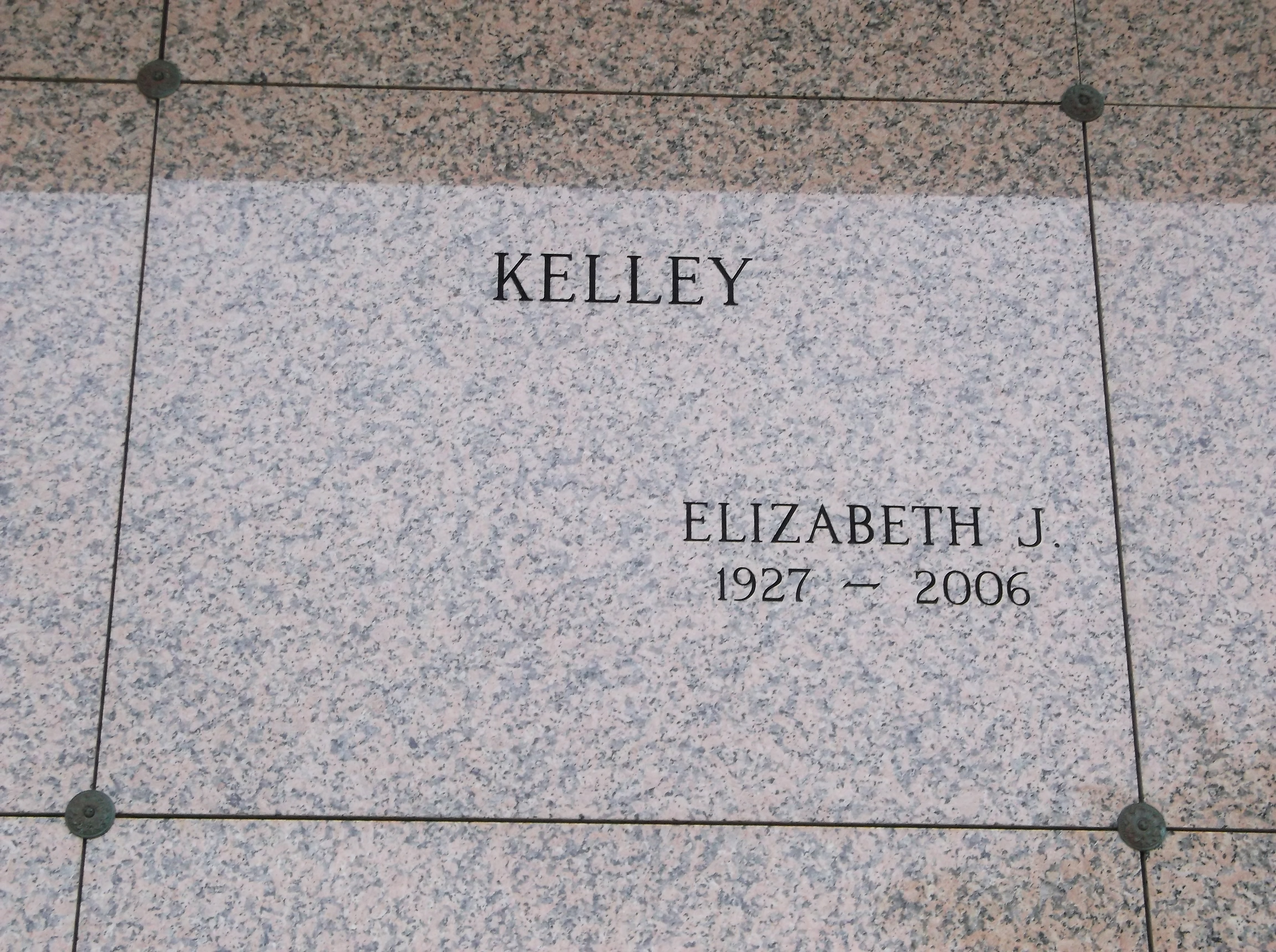 Elizabeth J Kelley