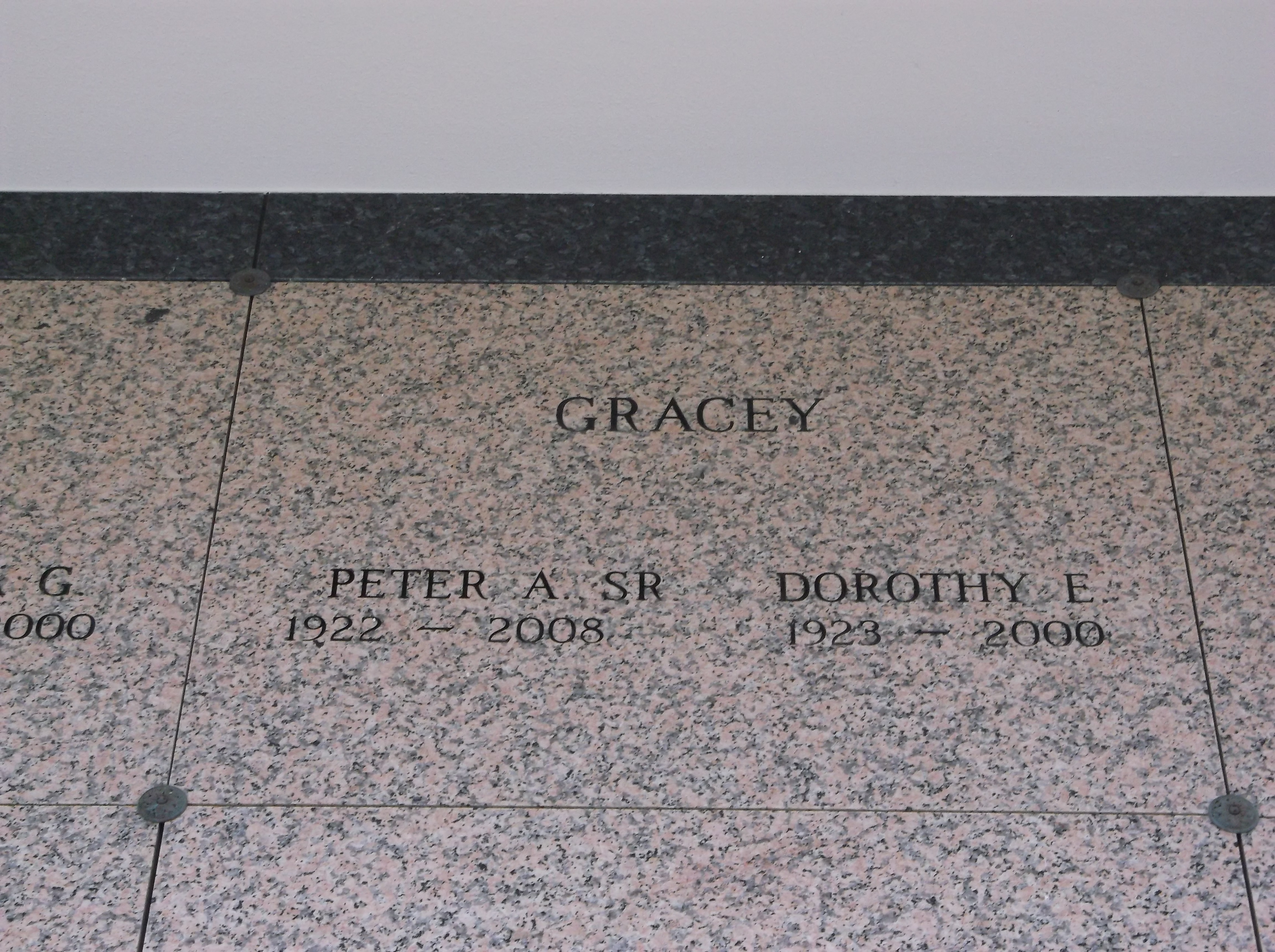 Dorothy E Gracey