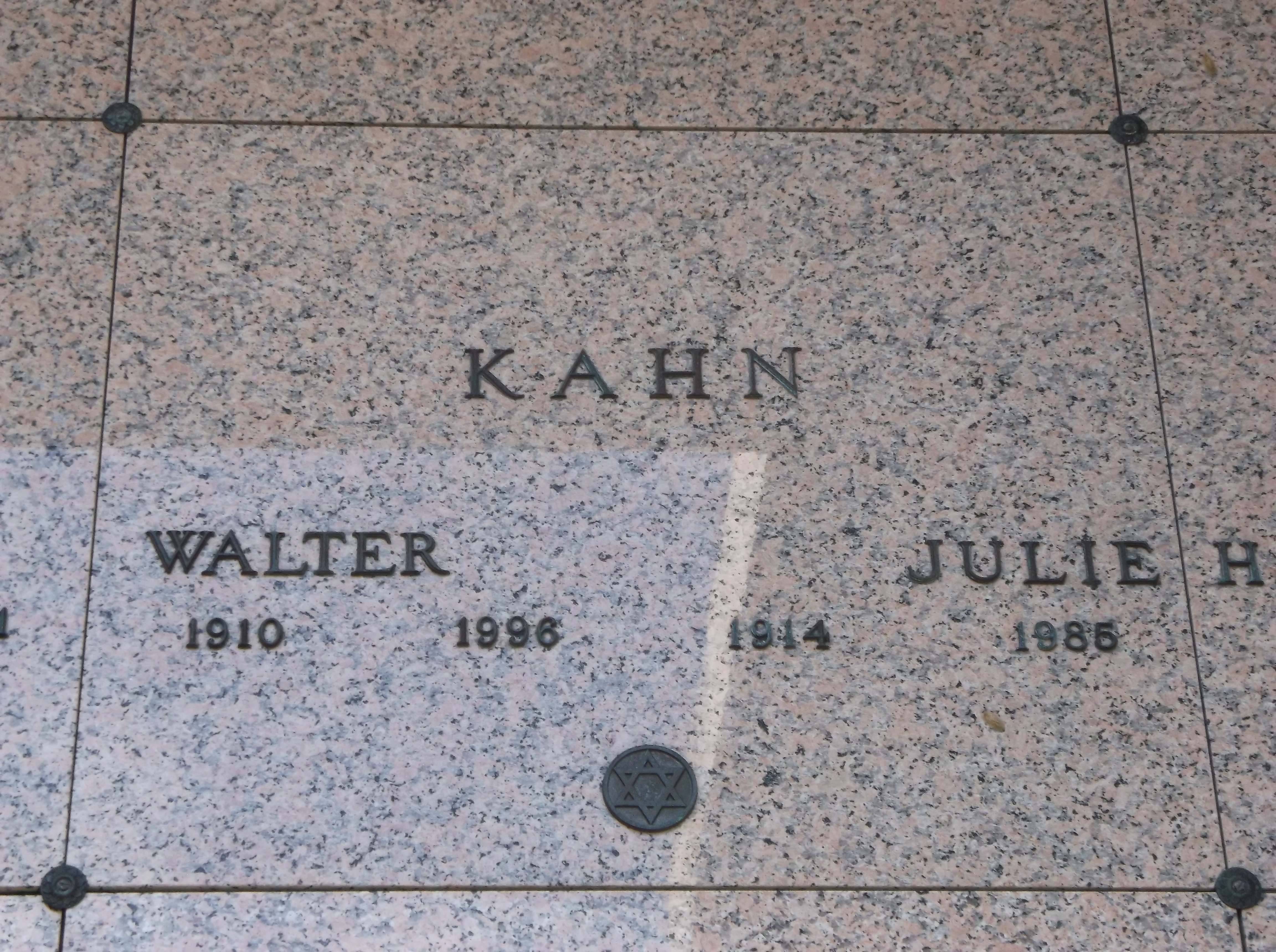 Julie Kahn