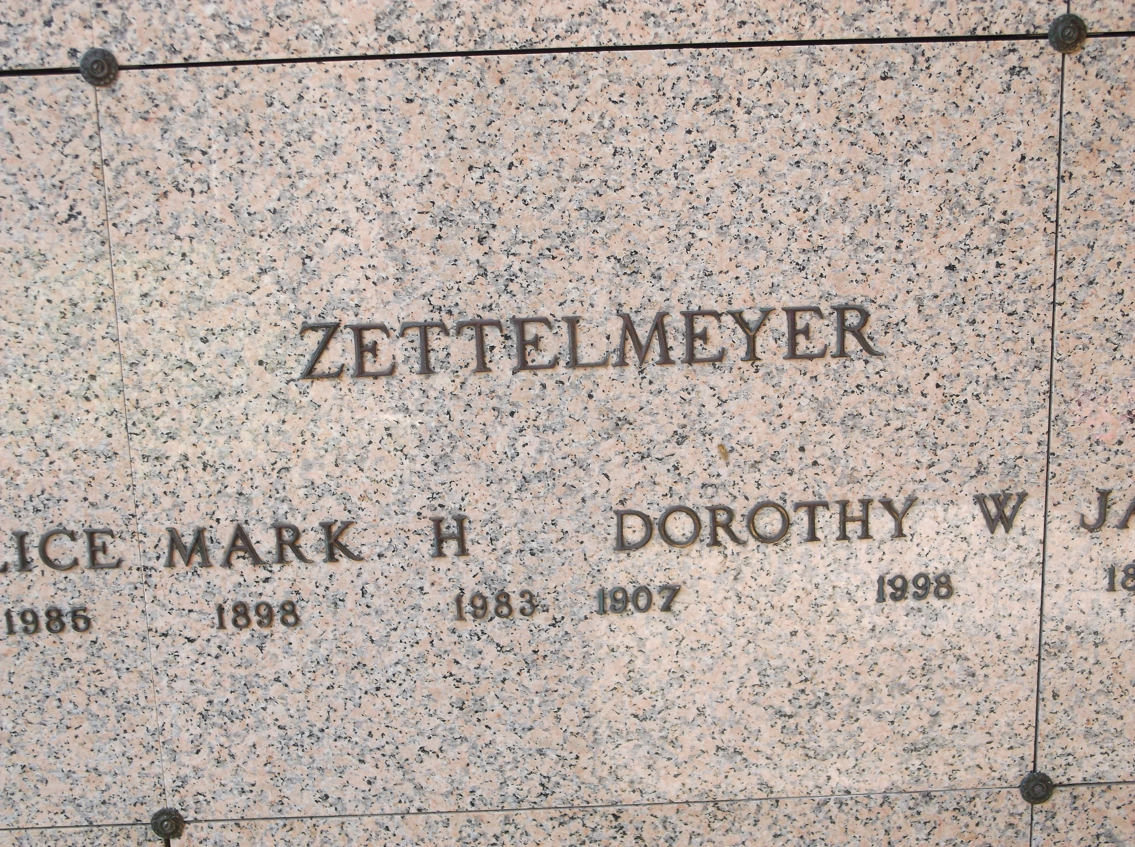 Dorothy W Zettelmeyer