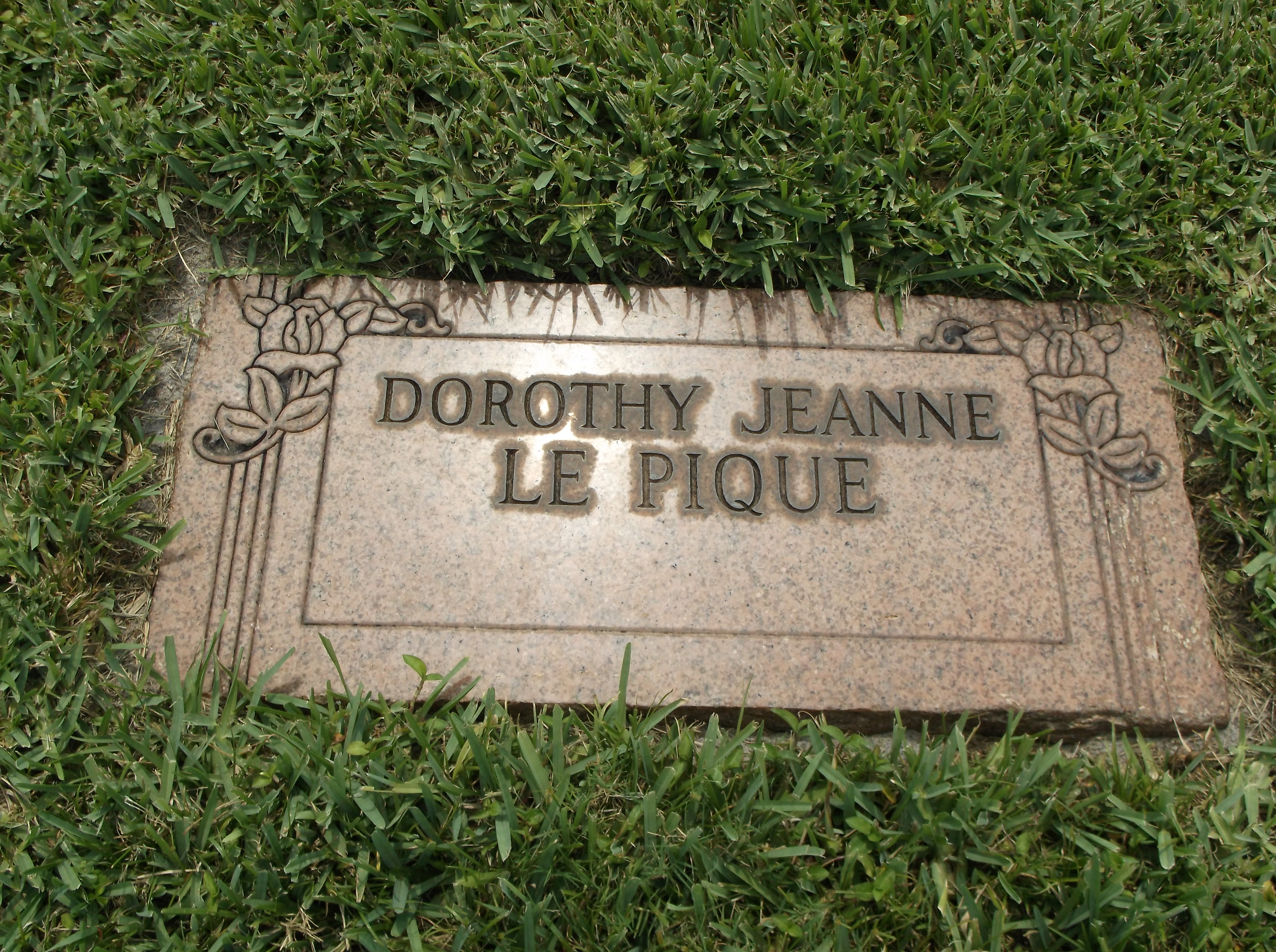 Dorothy Jeanne Le Pique