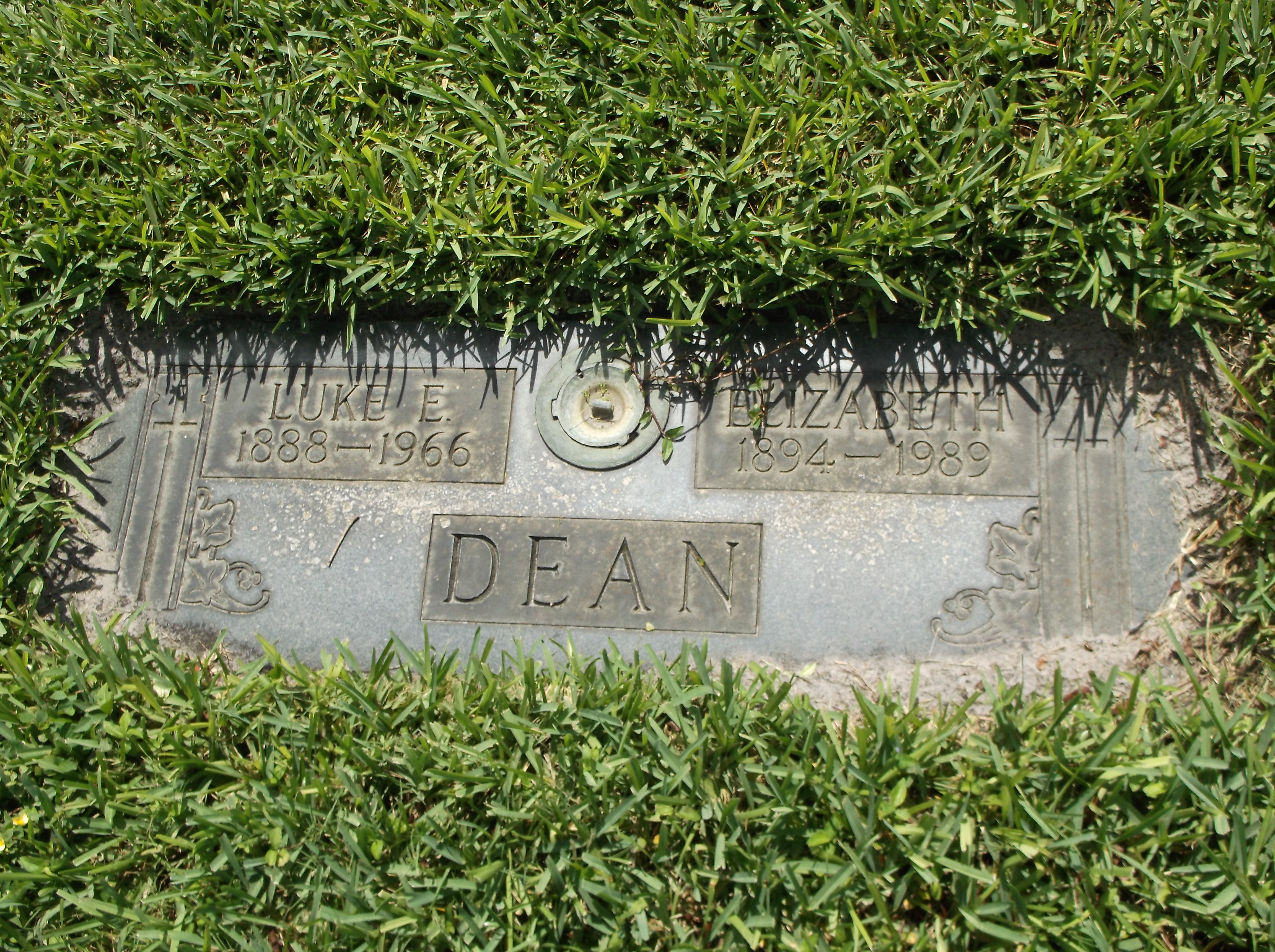 Luke E Dean