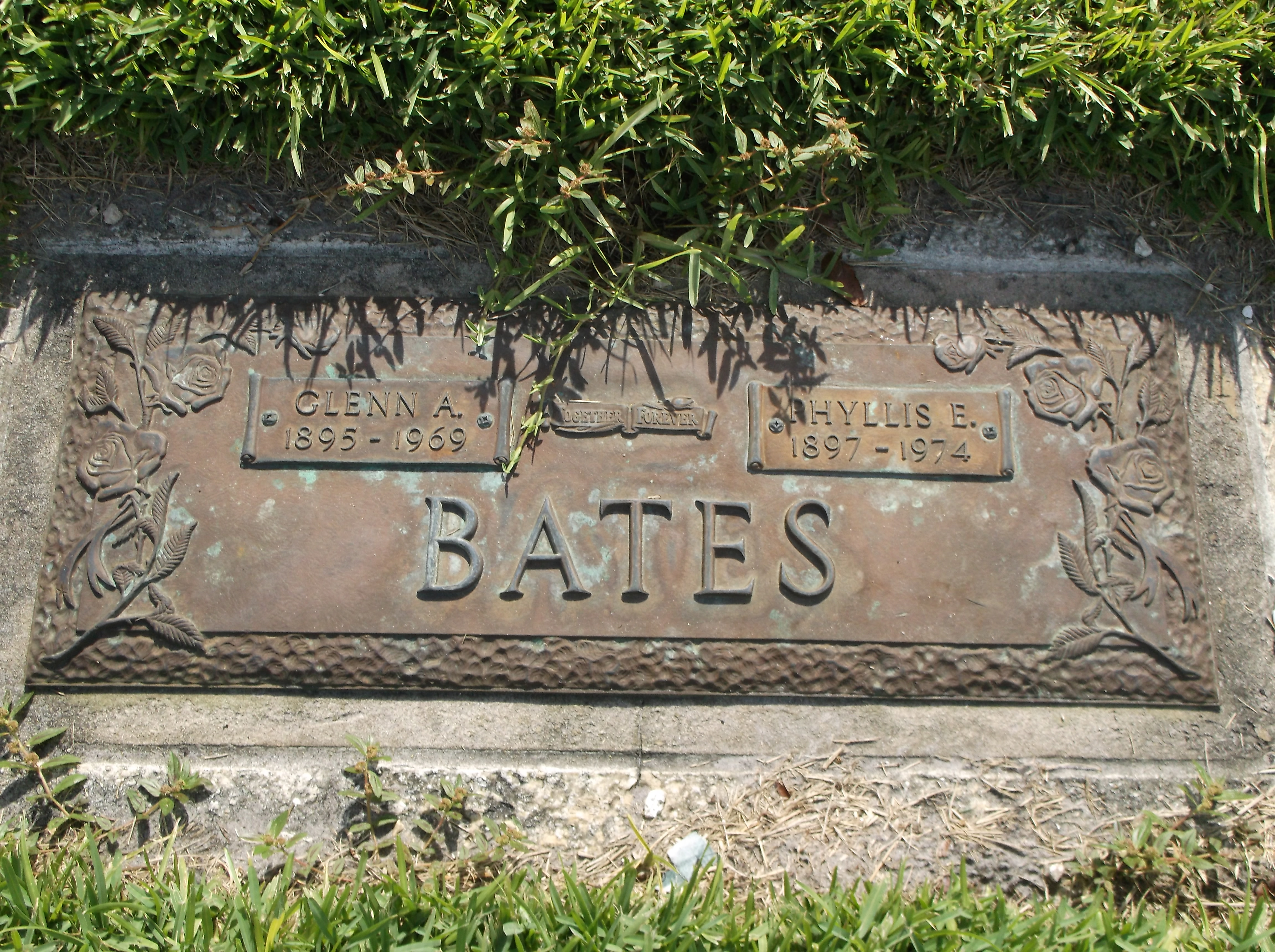 Phyllis E Bates