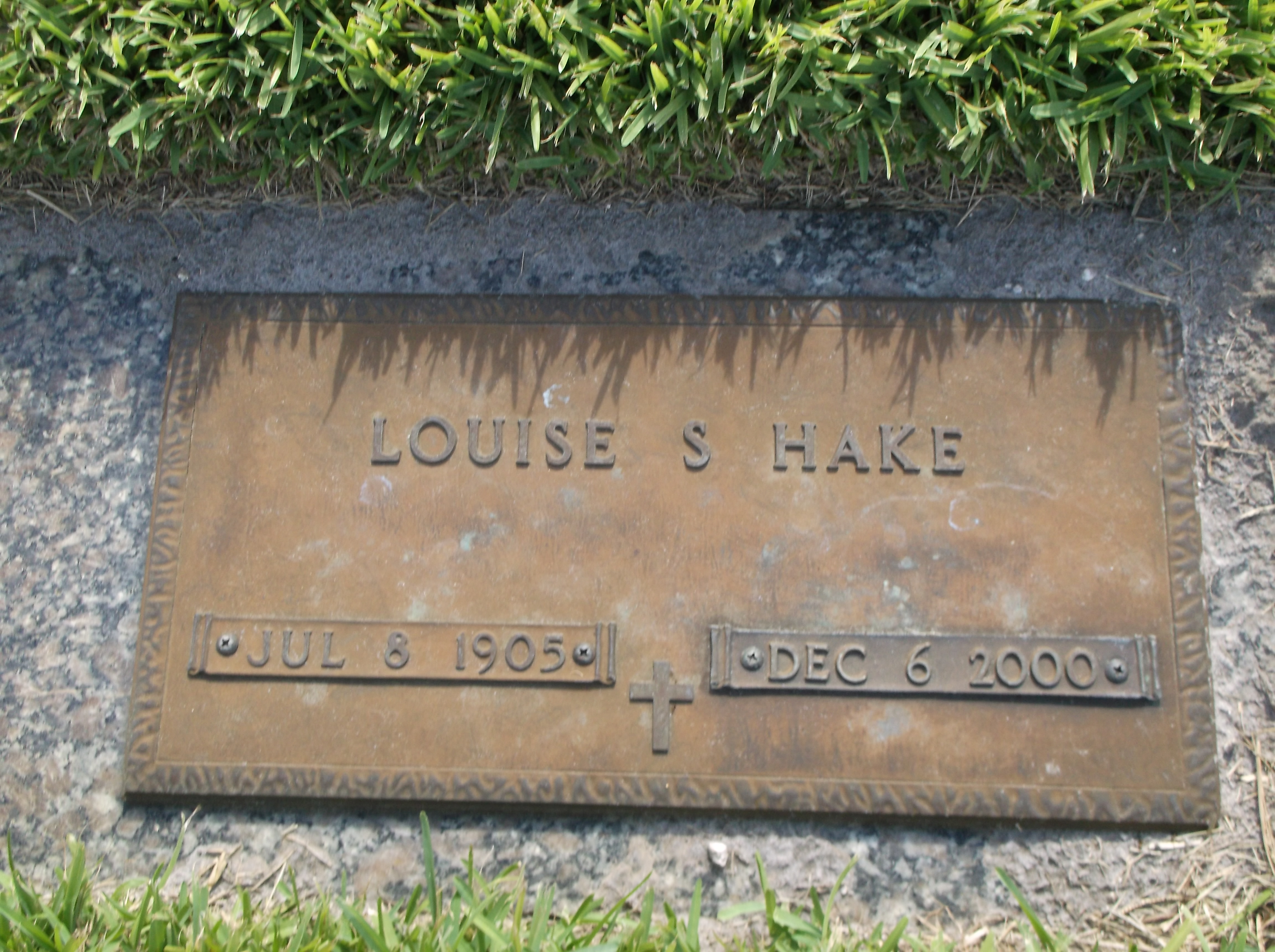 Louise S Hake