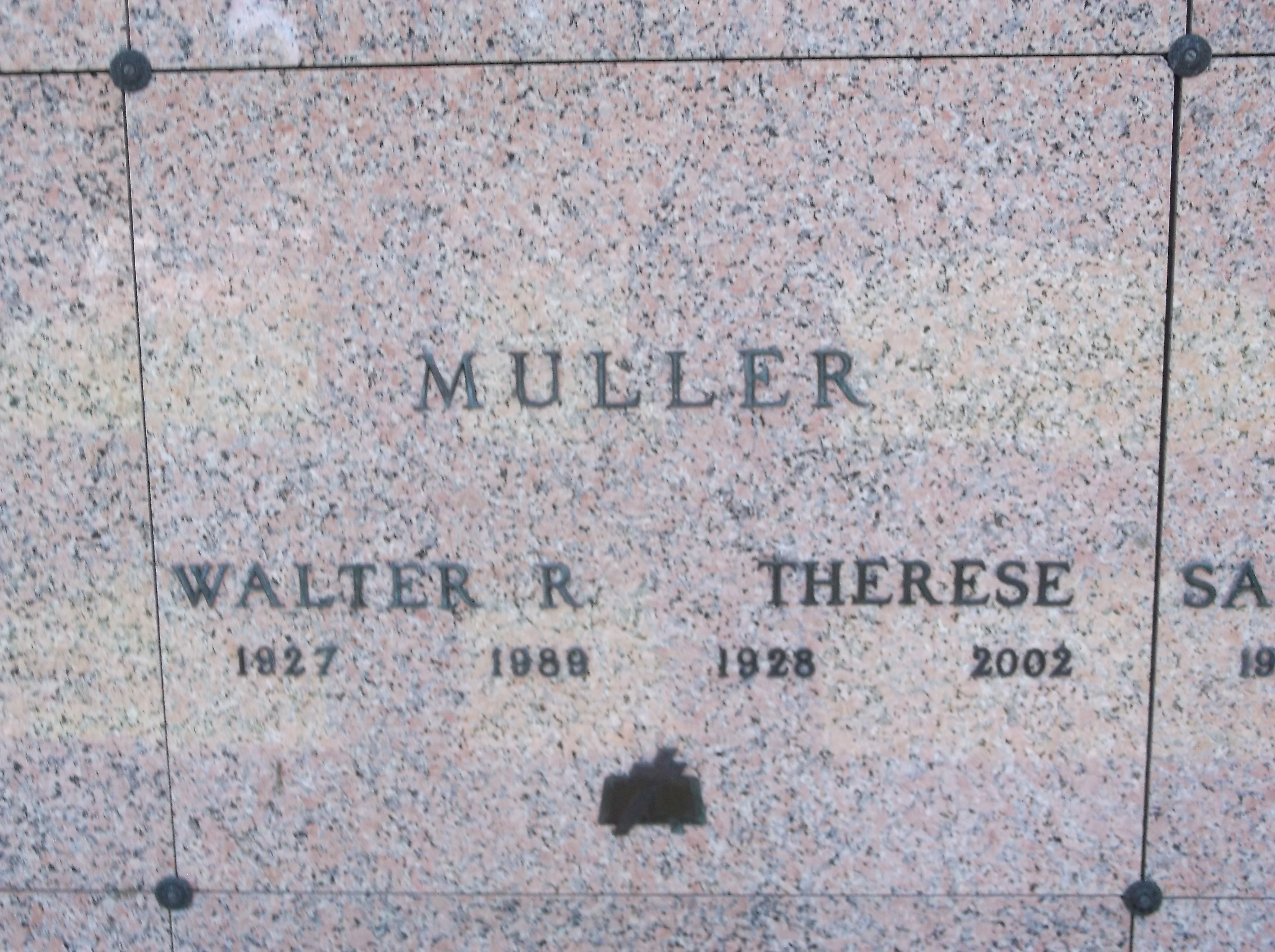 Walter R Muller