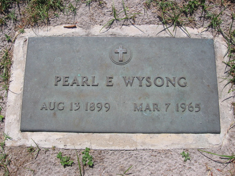 Pearl E Wysong
