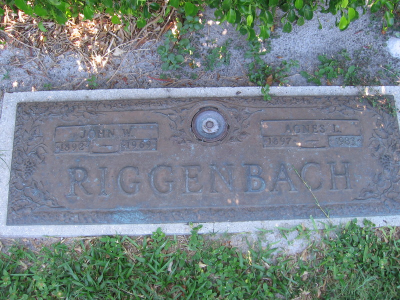 Agnes L Riggenbach