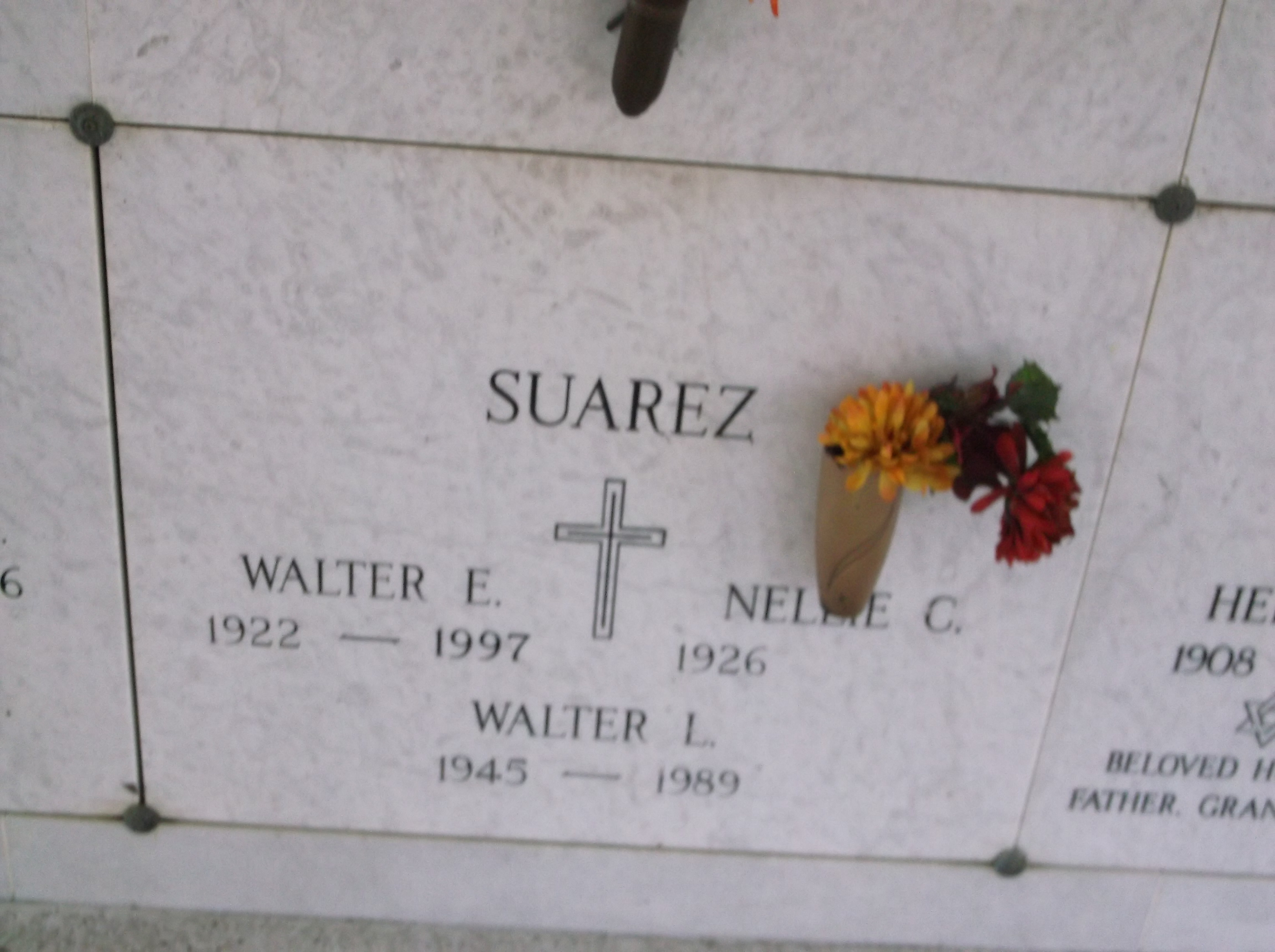 Walter L Suarez