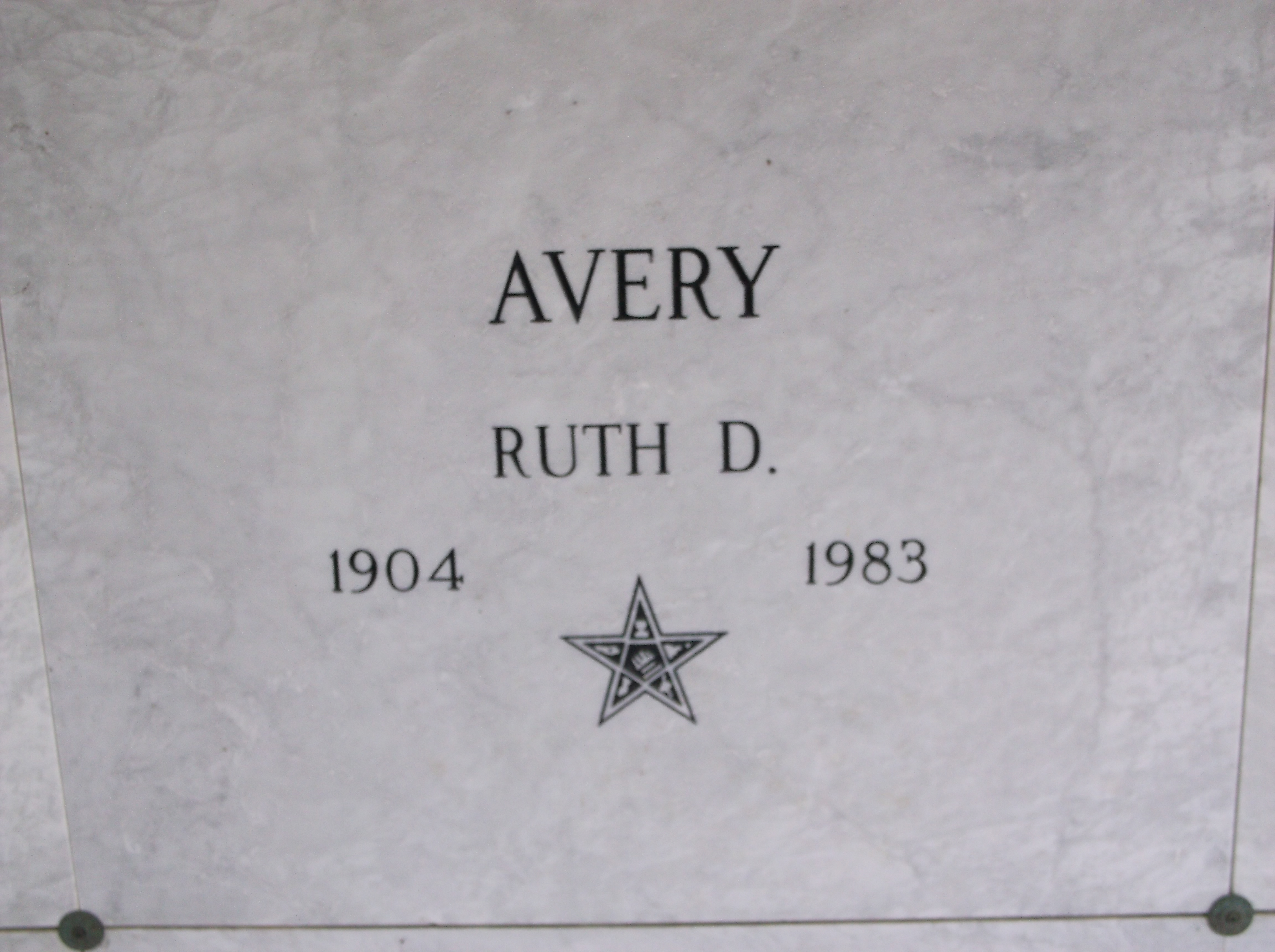 Ruth D Avery