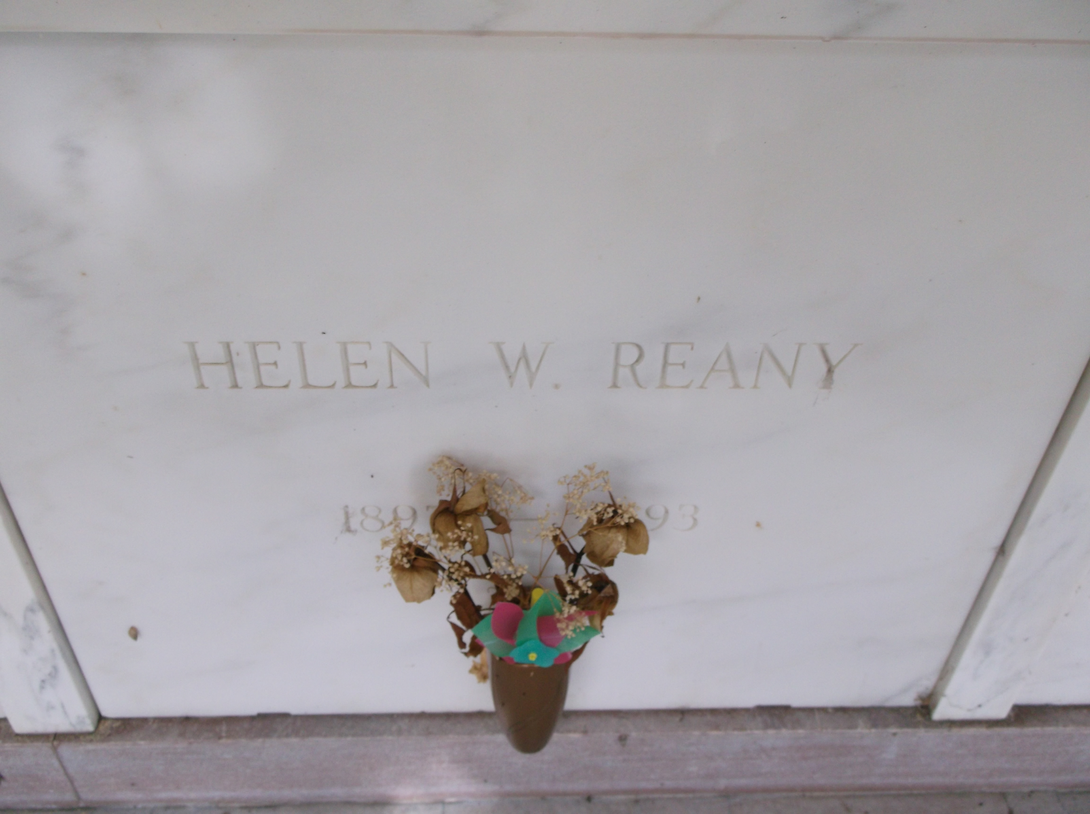 Helen W Reany