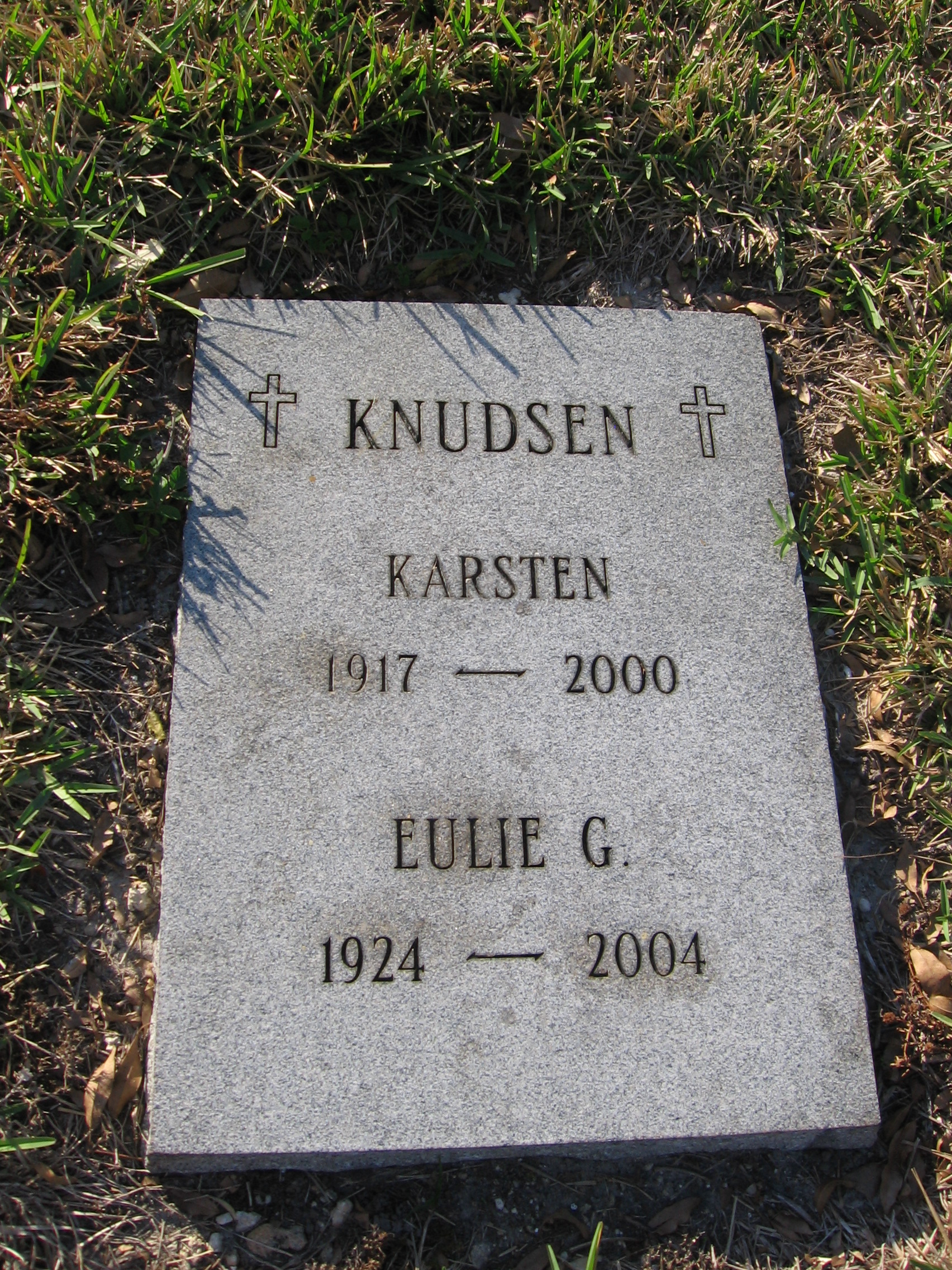 Eulie G Knudsen