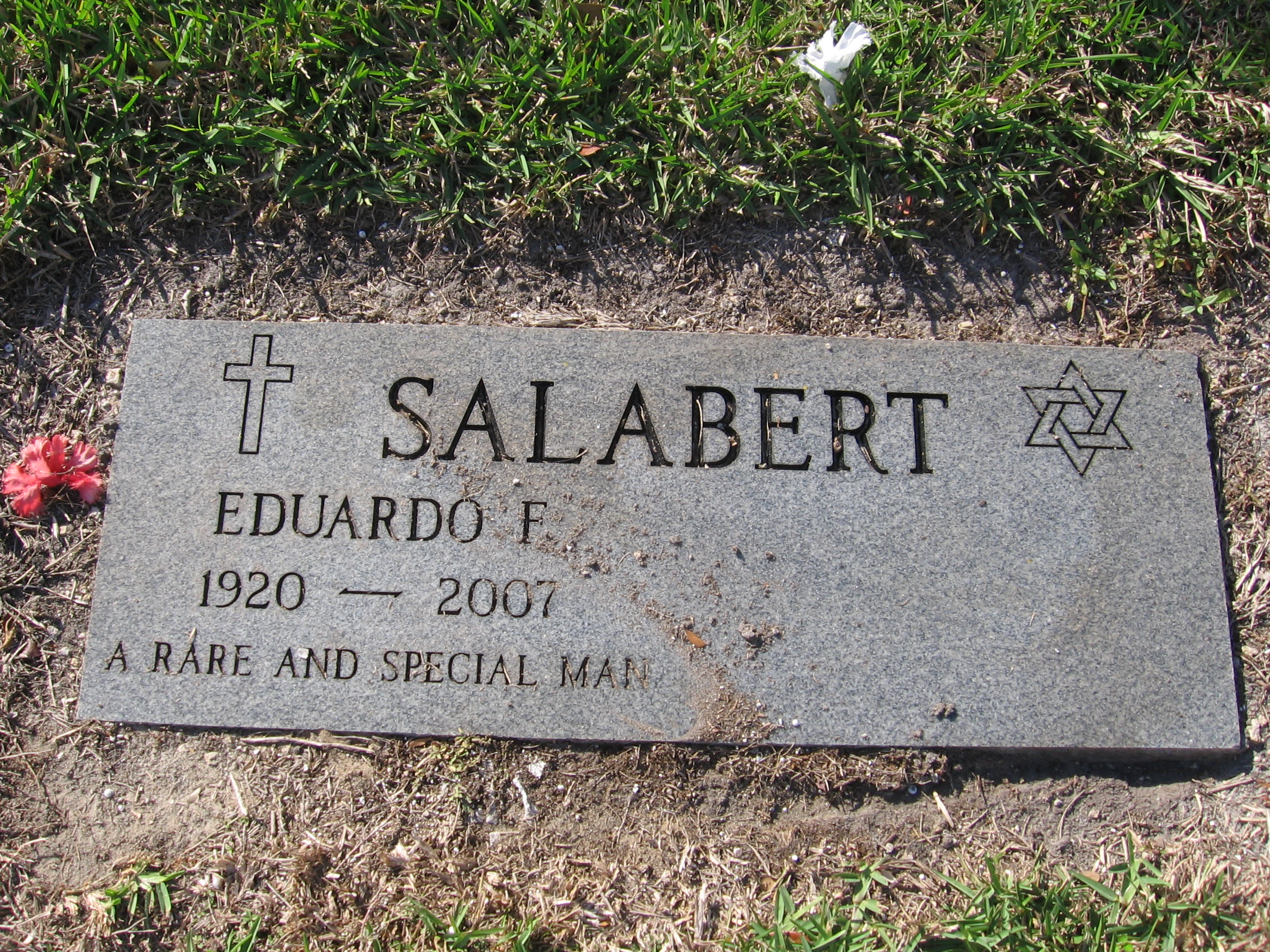 Eduardo F Salabert